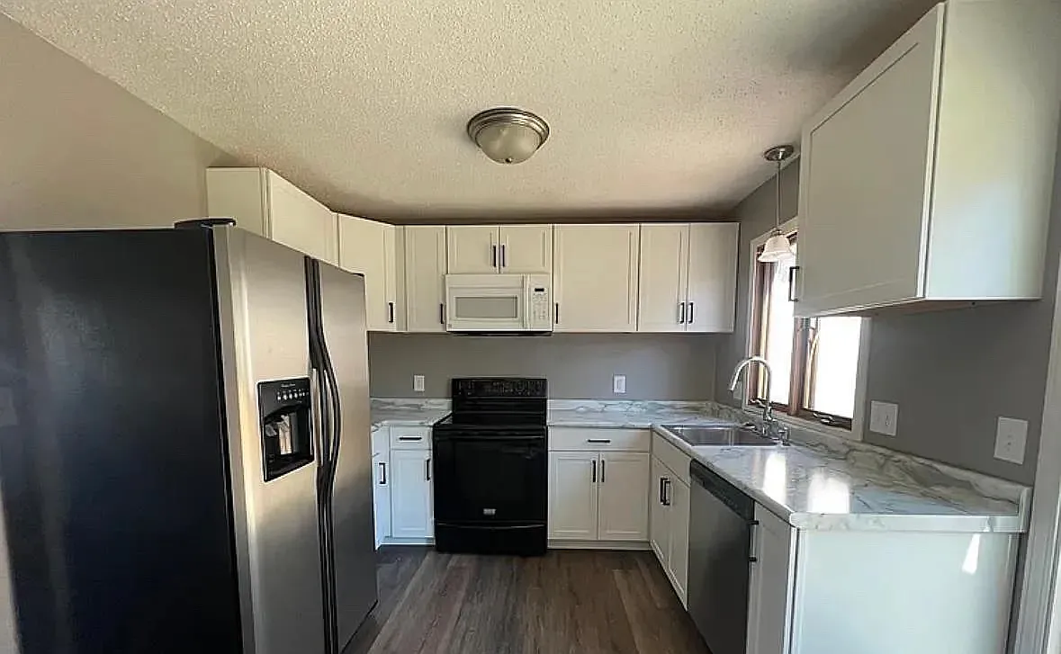 3 bed, 1500 sqft, $1,600 — Photo 4