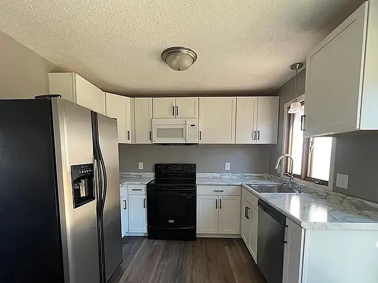 2206 S Holt Ave — Photo 4