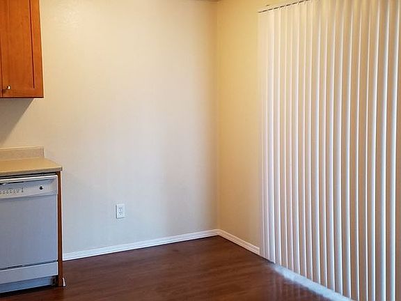 3rd image of 13227 Ambaum Blvd SW APT 315