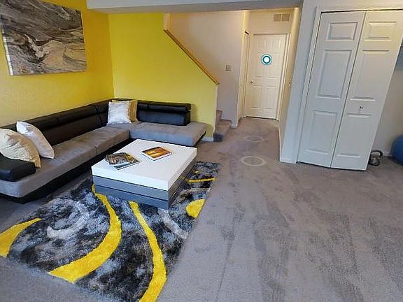 5th image of 374 Rolling Meadow Dr