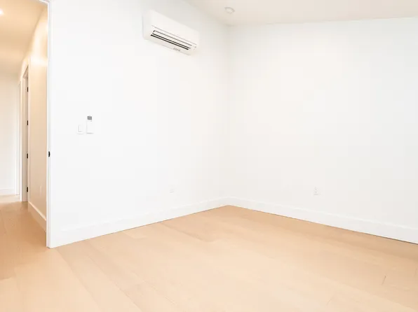 107 South 6th Street image 15 of 24