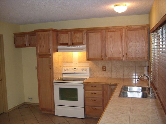 3rd image of 6924 Neston Dr