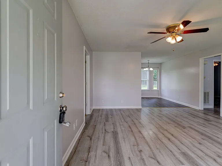 204 Bob White Dr — Photo 6