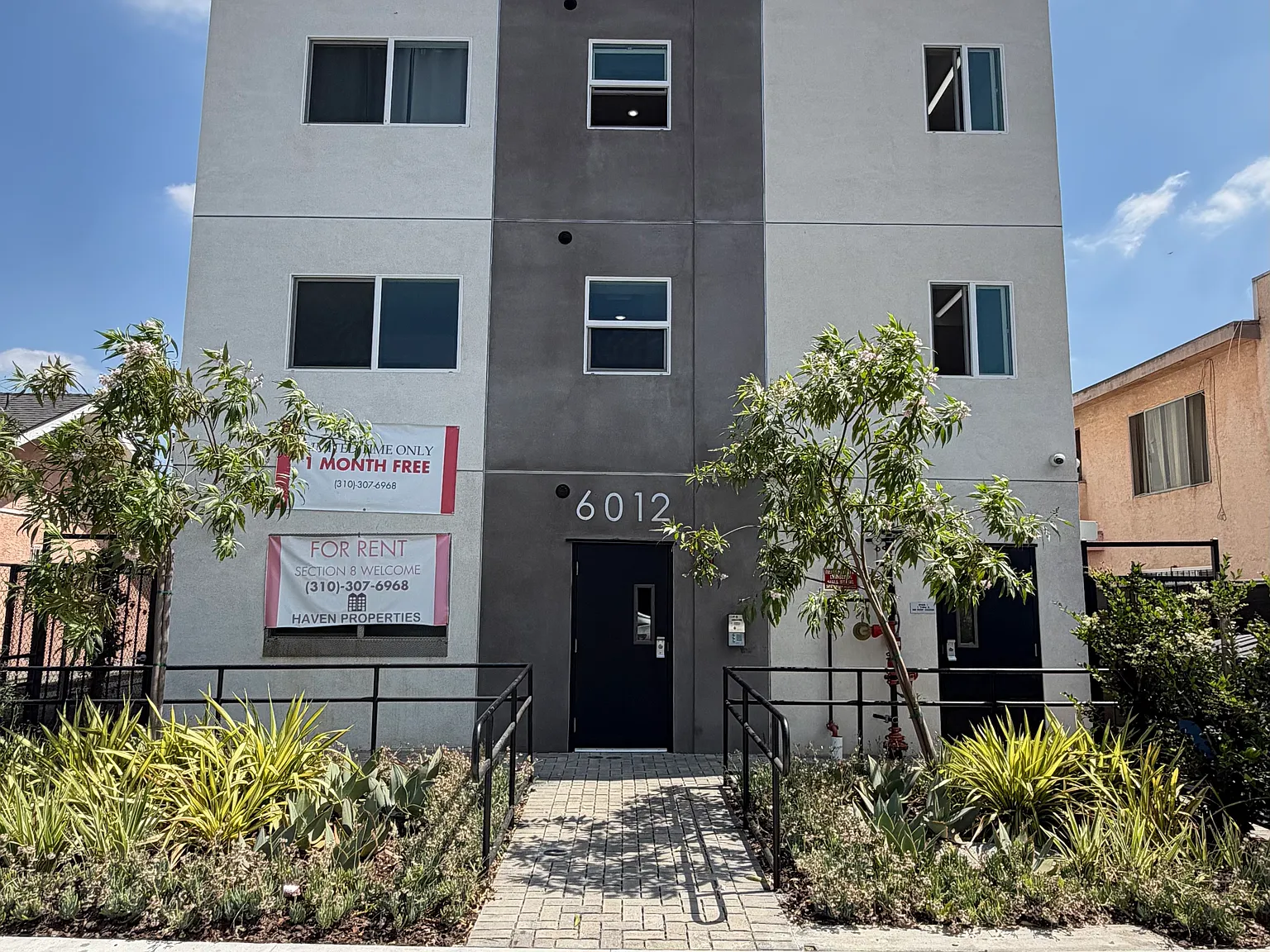 6012 10th Ave — Photo 1