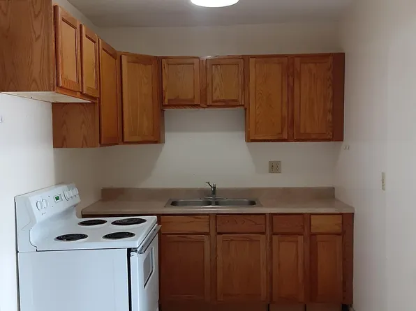 308 8th St, Ogden, KS