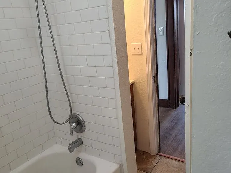 217 N Martinson St — Photo 14
