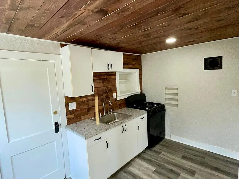356 Winchester St — Photo 13