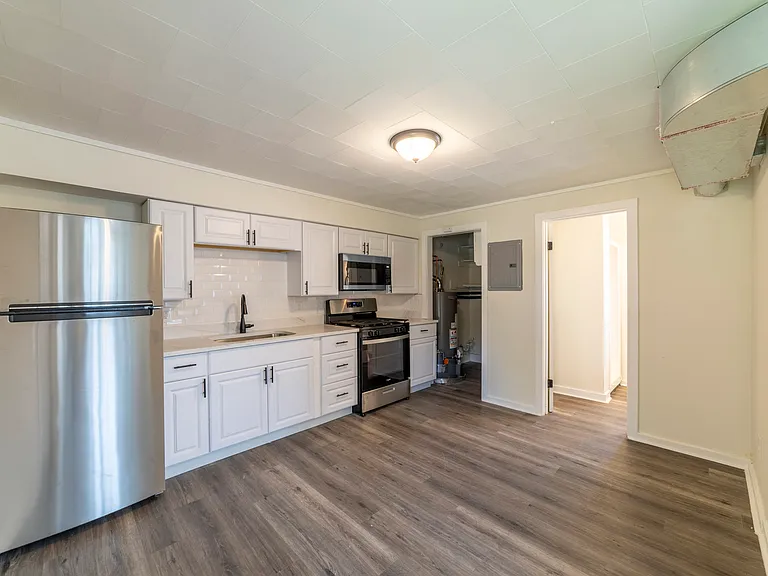19 Rimbach St #5 — Photo 3