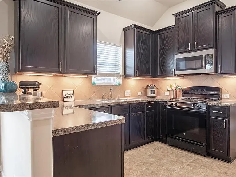 839 Grassy Creek Ln — Photo 10
