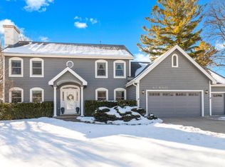 N23W28271 Beach Park CIRCLE, Pewaukee, WI 53072
