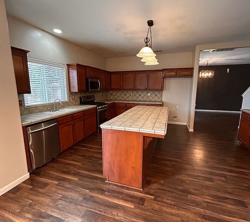 2nd image of 238 W Reese Ave
