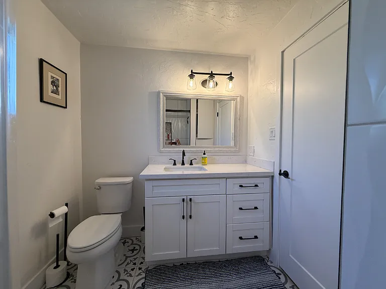920 E Colter St — Photo 6