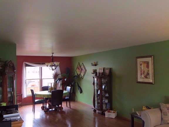 4th image of 363 W 128th Ave