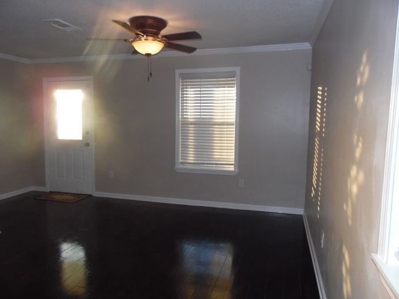 4th image of 3007 Oak St