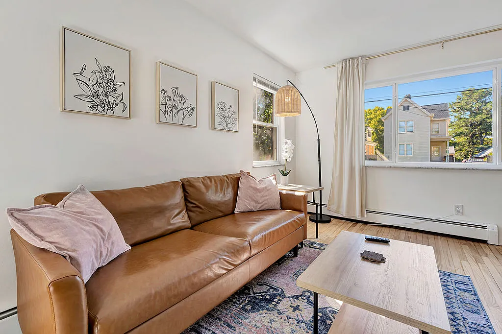 1 bed, 750 sqft, $1,875 — Photo 3