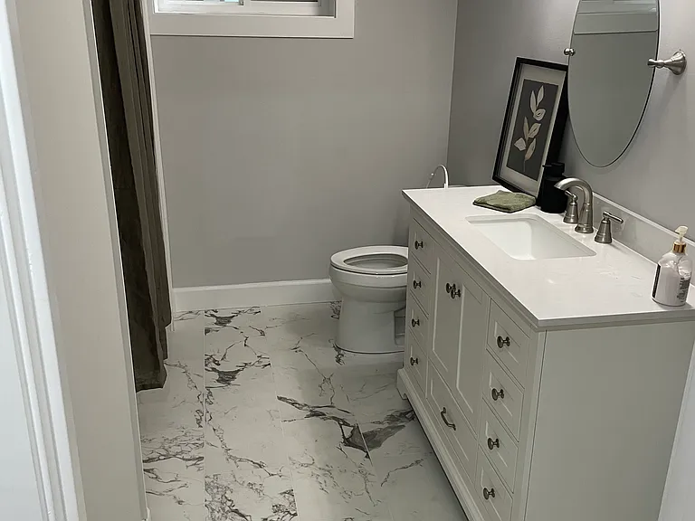 2400 Rosewood Ave #1 — Photo 3