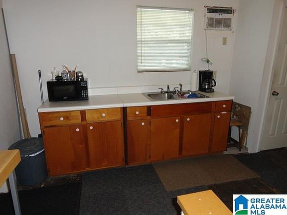 4th image of 303 3rd St