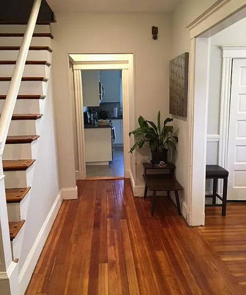 37 Bartlett Cres — Photo 3
