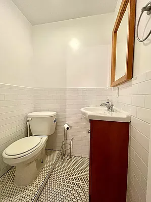 Rented by LJ Sloane Management | media 21