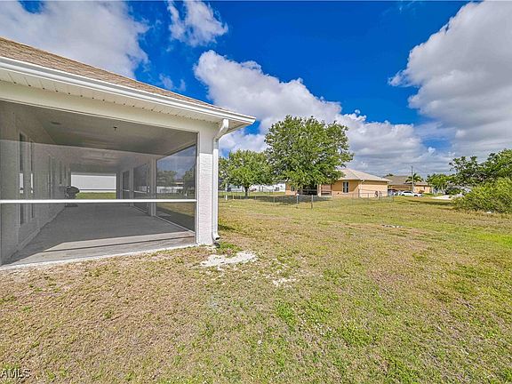 4th image of 1025 NW 21st Ter