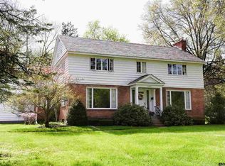 2382 Algonquin Rd, Niskayuna, NY 12309