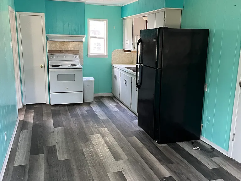 105 S 5th St — Photo 5
