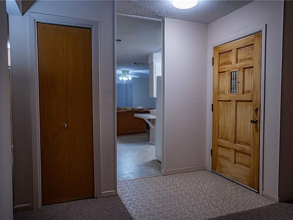 3rd image of 820 Dickens Dr
