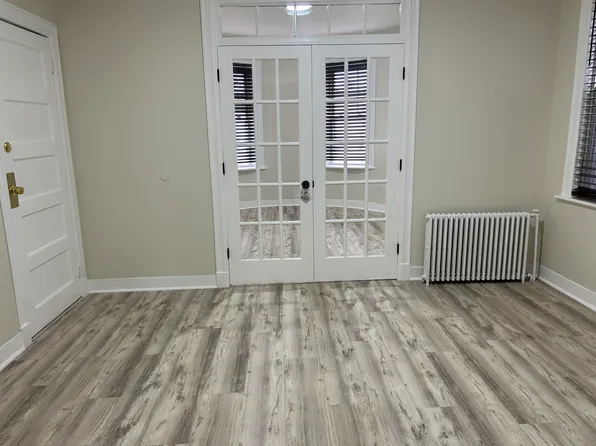 536 44th Street image 2 of 19