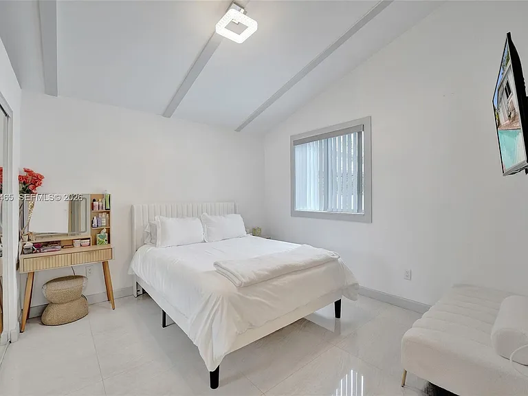 4541 SW 26th Ter — Photo 35