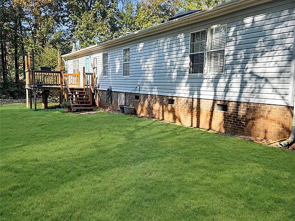 5th image of 121 Haystack Ln