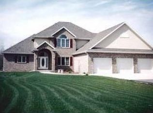 2024 Norfield Rd, Suamico, WI 54173