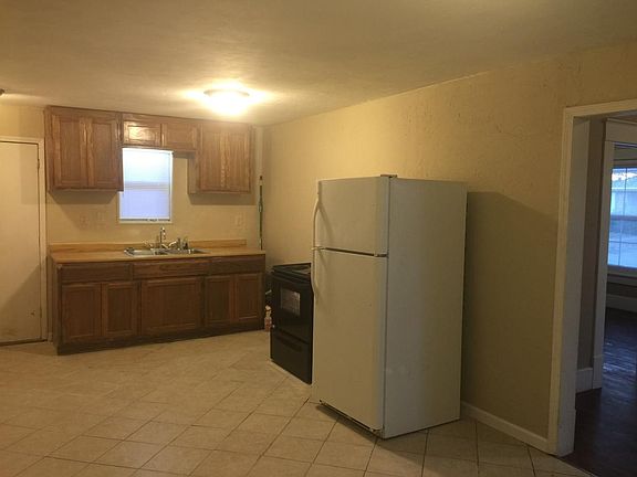 4th image of 641 N Louisa Ave