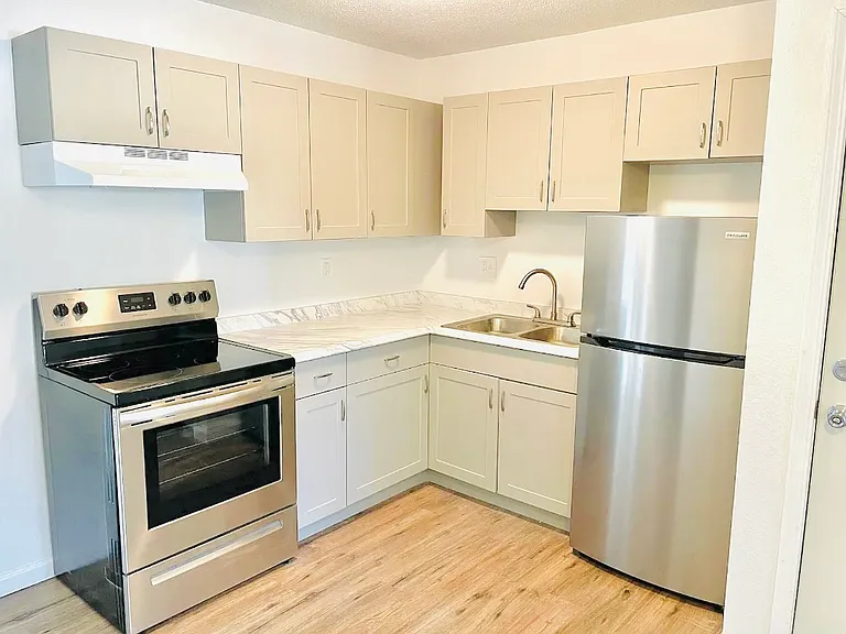 200-202 66th Ave SW #202-5 — Photo 8