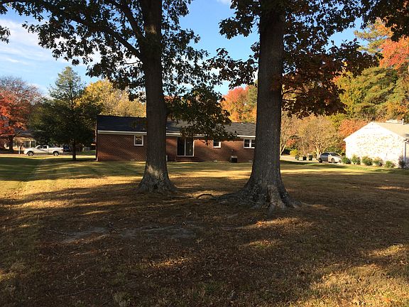 3rd image of 104 Ira Dr