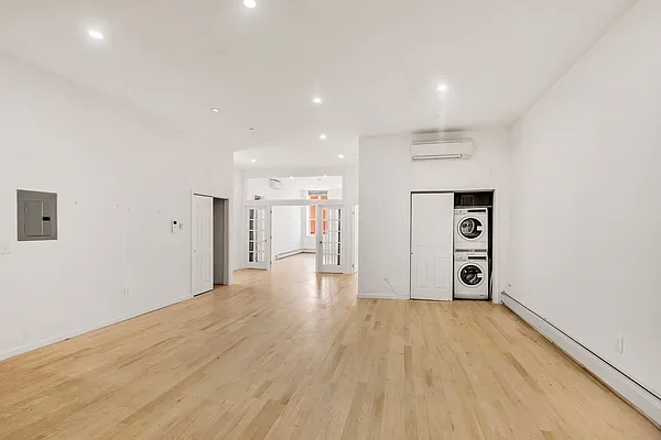 Rented by Compass | media 6