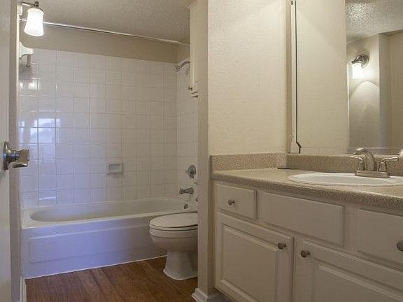 2nd image of 1450 N State Highway 360 APT 370