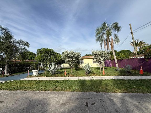 4th image of 124 NW 45th Avenue