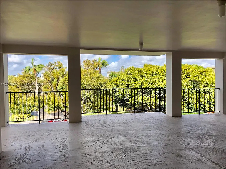 2850 N Palm Aire Dr #404 — Photo 25