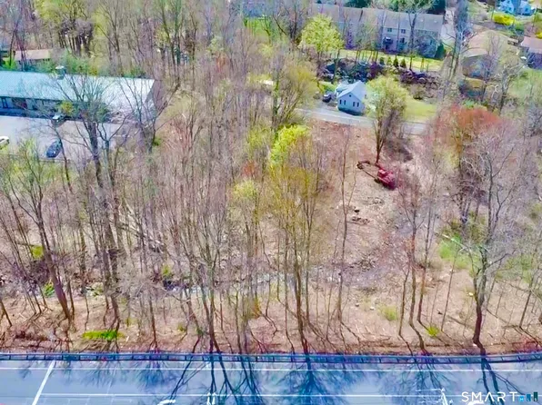 738 Beacon Valley Road, Naugatuck, CT 06770