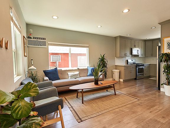 3rd image of 616 Park Row Dr #616