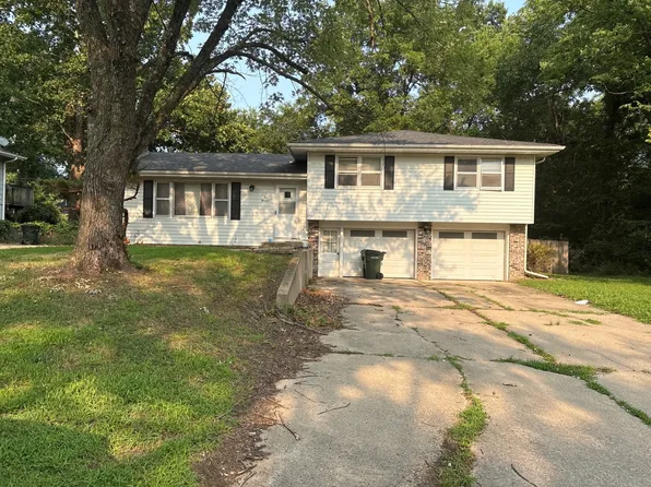 513 Topeka Ave, Leavenworth, KS 66048