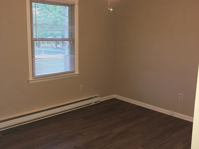 411 Thames Way — Photo 5