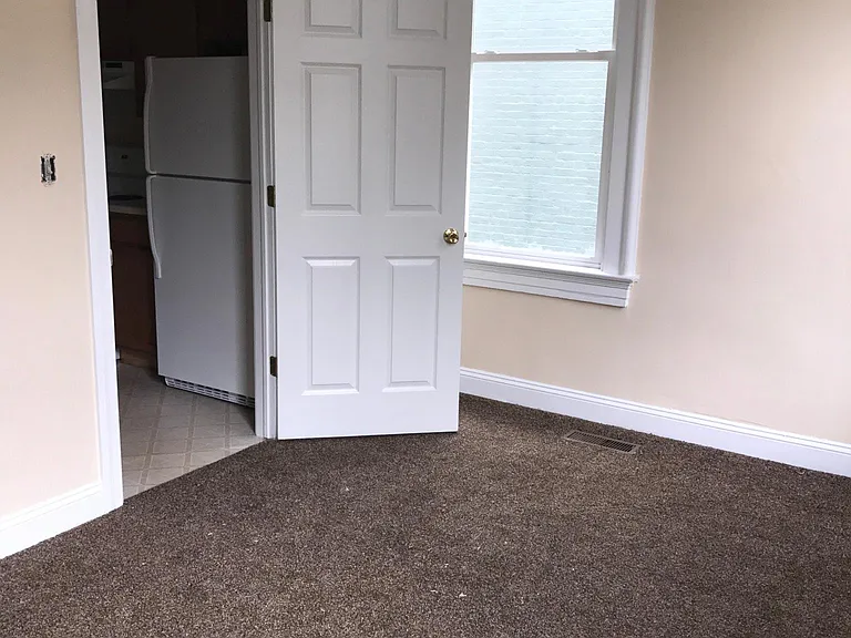 2366 W Clifton Ave #1 — Photo 1