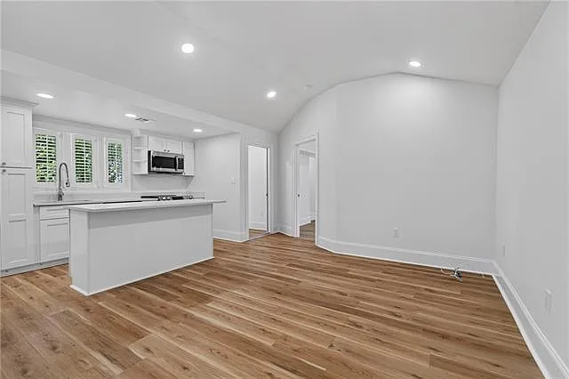 2 bed, 2.0 bath, 800 sqft, $2,100 — Photo 4