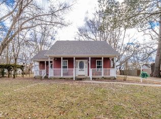 104 E Washington St, Kennard, IN 47351