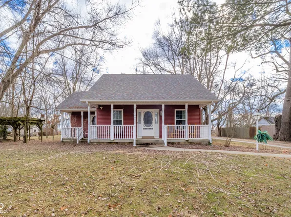 104 E Washington St, Kennard, IN 47351