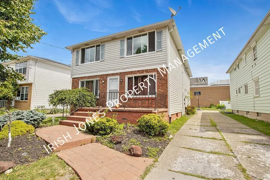 425 Callodine Ave #2