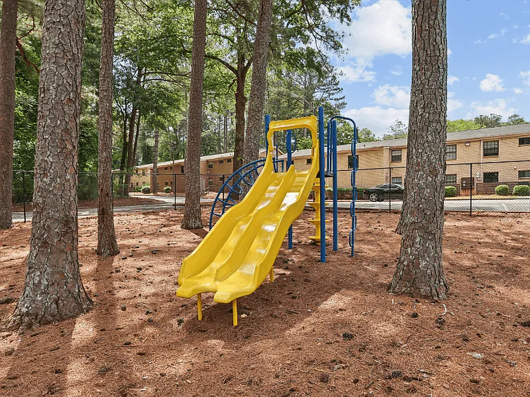 Brentwood Apartments — Photo 45