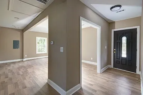 702 SW Atlantic St — Photo 3