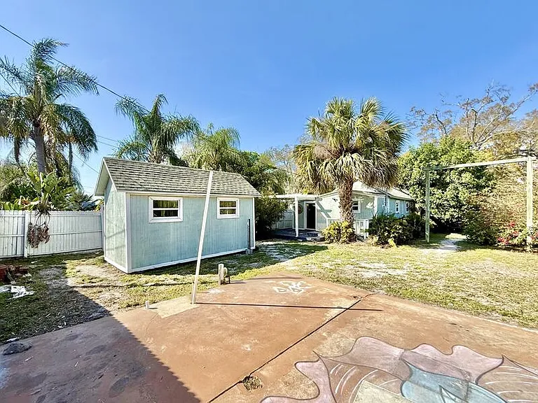 713 Smith St — Photo 59